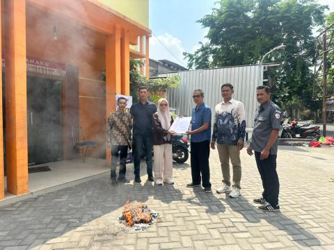 pemusnahan terhadap barang bukti pelanggaran, pada Pelaksanaan Pemilihan Kepala Daerah