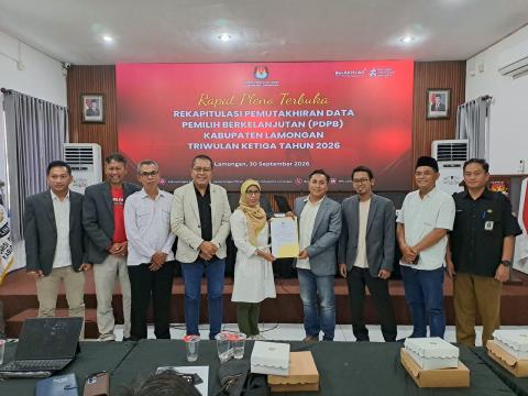 Bawaslu Lamongan Sampaikan Sejumlah Catatan dalam Pleno Terbuka Rekapitulasi PDPB Triwulan III 2026