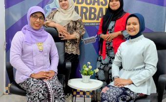 Bawaslu Se-Jawa Timur Serentak Melakukan Program Berkebaya Setiap Hari Selasa