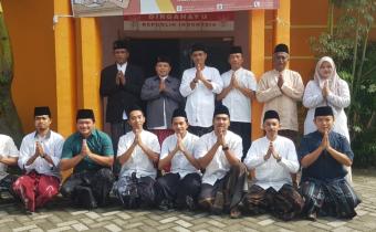Bawaslu Kabupaten Lamongan Gelar Upacara Hari Santri Nasional 2025: "Mengawal Indonesia Merdeka Menuju Peradaban Dunia"