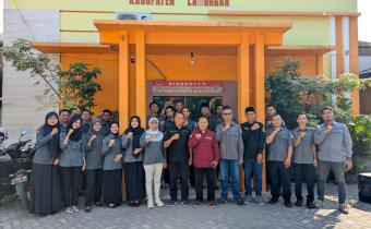 Haru Warnai Apel Pagi Purna Tugas Terakhir Kepala Sekretariat Bawaslu Kabupaten Lamongan Agus Prijambodo, S.H.